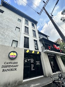Cannabis Bangkok dispensary (大麻专卖店) - Banthat thong place picture